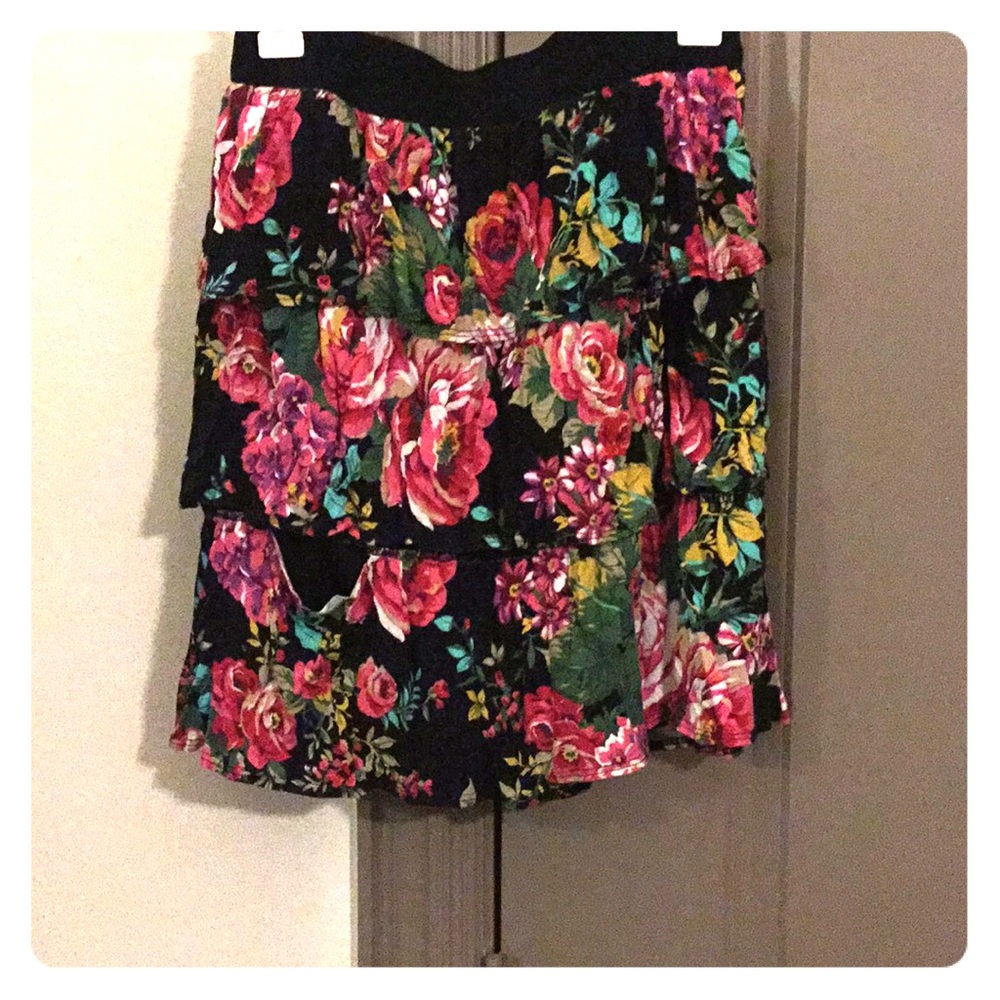 👛 CCO Final Price 👛 - Coco Bianco Skirt